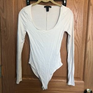 🖤SALE 🖤 White scoop neck bodysuit